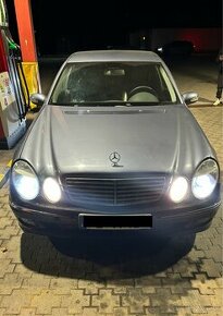 Mercedes Benz E w211 - 1