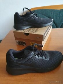 Čierne  botasky Nike