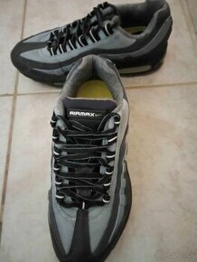 Predám značkové Air max botasky č.39+darujem balík oblečenia