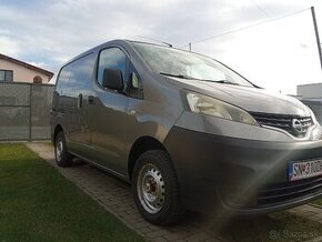 Nissan nv200