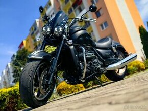 TRIUMPH ROCKET III -MATT PHANTOM BLACK-SLOVENSKA-1 MAJITEL