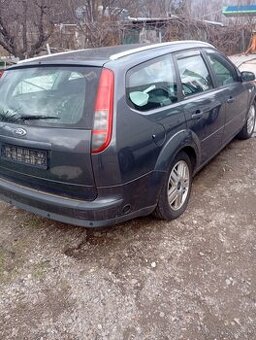 Rozpredám Ford FOCUS rv 2006..1.4benzin..