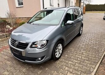 Volkswagen Touran 2,0 TDi -7 Míst ,Top stav nafta manuál