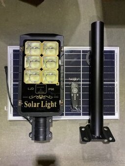 Solarna led lampa s oddeleným panelom 300w + príslušenstvo