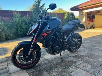 KTM SUPERDUKE R Black edition