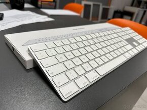 Apple Magic keyboard s numerickou klávesnicou SK