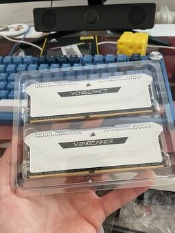 RAM Corsair 32 GB KIT DDR4 3600 MHz CL18 VENGEANCE RGB PRO