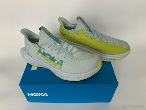 HOKA CARBON X 3