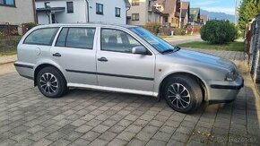 Škoda octavia combi 1,6 benzín