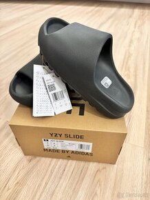 Adidas Yeezy Slide Dark Onyx veľ.37