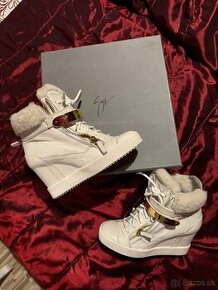 Sneakers Giuseppe Zanotti s kozusinou vel. 37