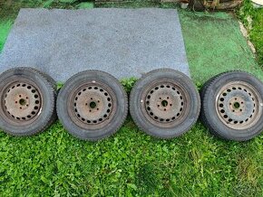 Zimné pneumatiky 195/65 R15 + plechové disky  5x112