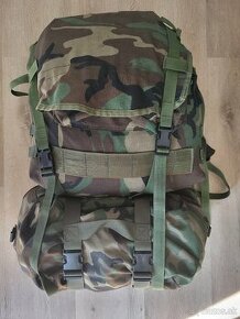 Molle II Woodland batoh US army