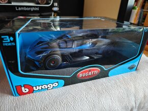 Model Bburago 1:18 Bugatti