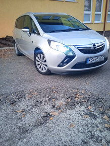 Opel zafira tourer 7miestne 2012