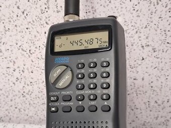 Skener Realistic Pro-25 100 Channel Scanner UHF VHF