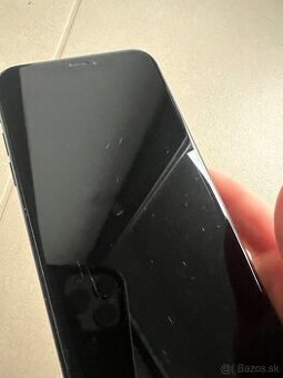 predajm mobil Iphone XR cierny