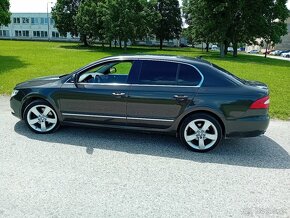 Škoda Superb 2011 2.0tdi DSG Elegance - 1