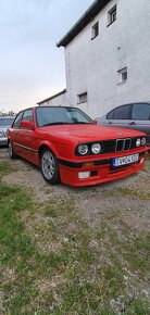 BMW E30 318 is coupe