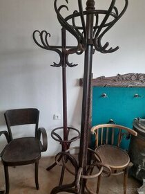 vešiaky thonet