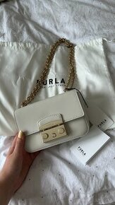 Kožená kabelka Furla Metropolis - marshmallow (biela)