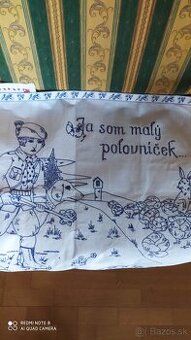 Dekorácie a sklo s poľovníckym motívom