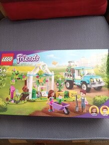 Uplne nové Lego Friends_Auto sadenia stromov