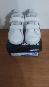 Adidas tenisky č. 25