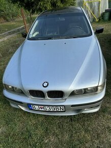 BMW 528i E39 - 1