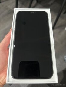 iPhone 11 64gb čierny