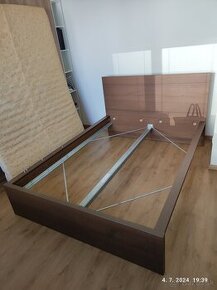 Ikea malm 140x200 + nočný stolík