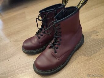 Dr Martens  / top stav