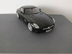 Mercedes SLS 1:18 - 1