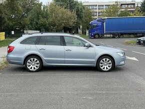 Škoda Superb Combi 2012