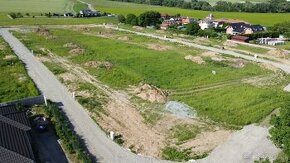 STAVEBNÝ POZEMKOM S VÝMEROU 639 m², HRAŠOVÍK - 1