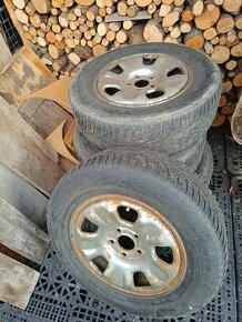 Sada kolies 5x114,3 215/65 R16 Duster