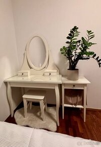 Hemnes Ikea toaletný stolík komplet