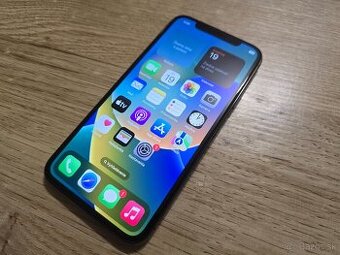 Iphone x 256gb v top stave ma len velmi jemne znamky pouziva