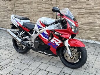 HONDA CBR 900 RR SC33