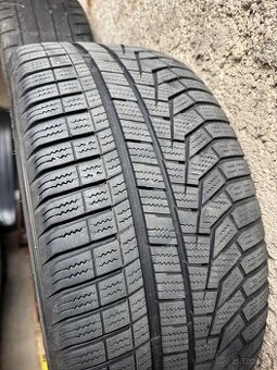 Zimné pneumatiky Hankook 235/40R19 - 1