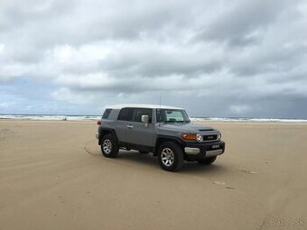 Toyota fj cruiser kupim