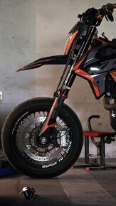 KTM 690 SMC-R 2019 - 1