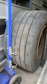 Nakladne 445/45 r19,5