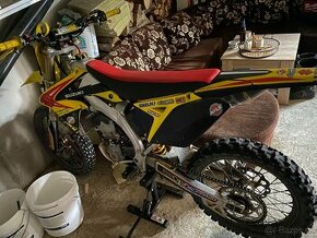 Predám Suzuki 250 rmz