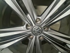 ZIMNA SADA 5X112 R19 TOUAREG +ZIMNE PNEU 255/55 R19 - 1