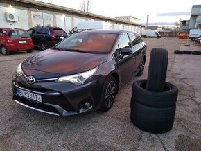 2018_TOYOTA AVENSIS combi 1.8 benzín_1.maj,nové v SR_73040km