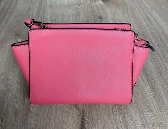 Ružová crossbody kabelka