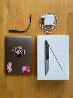 MacBook Pro 2019 Two thunderbolt 3 port - 1