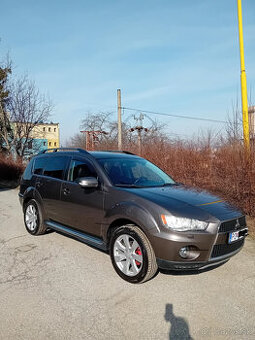 Predeam Mitsubishi outlander r.2011 2,2cm3  130kw  4WD