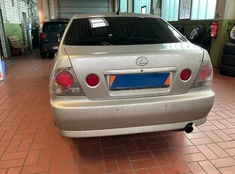 Lexus IS200 - 1